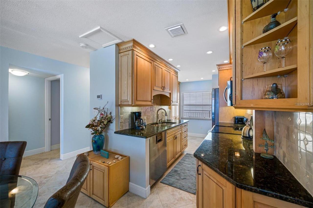 Oceanfront View Of Madeira Beach, Steps To The Beach - Madeira Norte Condo Сейнт Пийт Бийч Екстериор снимка